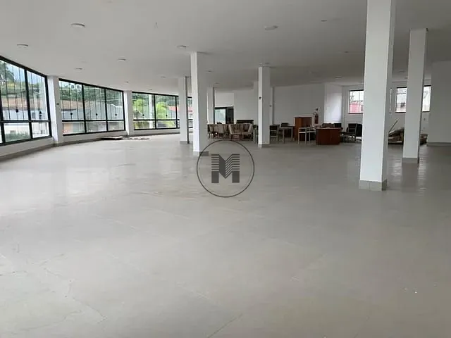 Salão com 400m², para alugar, no bairro Vila Paraíba em Guaratinguetá