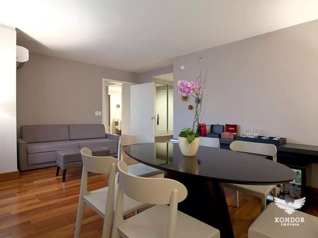 Salão 1 quarto e 1 banheiro, à venda, no bairro Centro em Curitiba