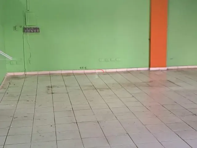 Loja com 108m², à venda, no bairro Centro em Londrina