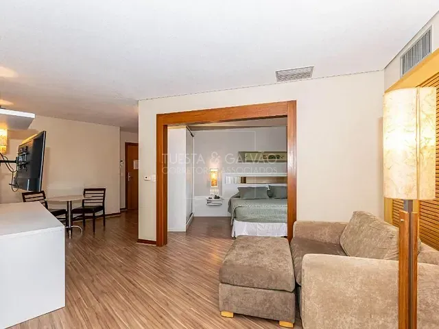 Salão com 51m² 1 quarto e 1 banheiro, à venda, no bairro Centro em Curitiba
