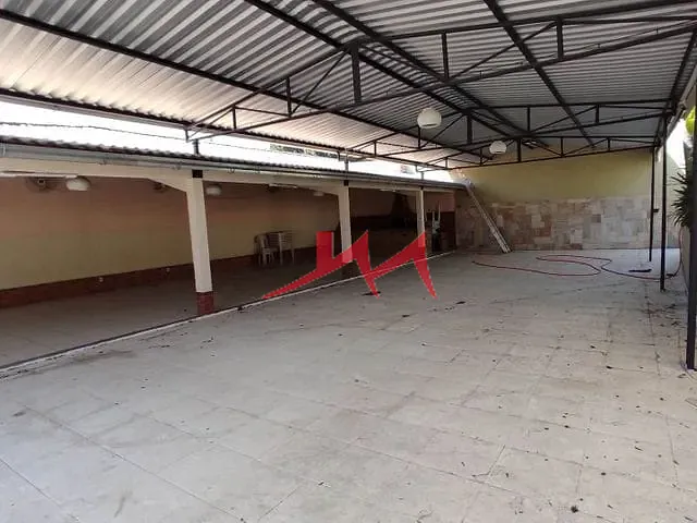 Galpão / Barracão com 740m², à venda, no bairro Vista Alegre em São Gonçalo