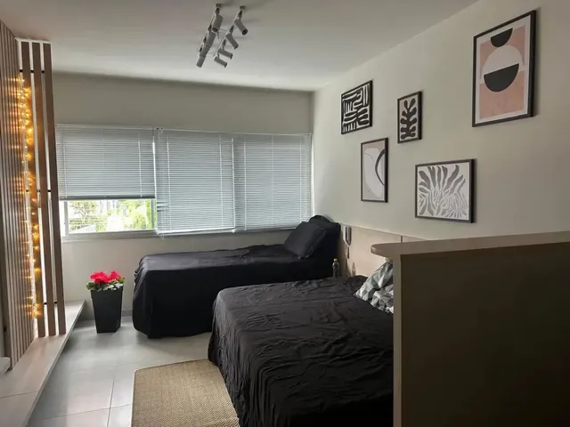 Salão 1 quarto e 1 banheiro, para alugar, no bairro Centro Cívico em Curitiba