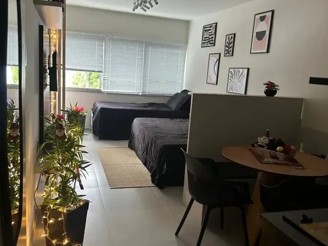 Salão 1 quarto e 1 banheiro, para alugar, no bairro Centro Cívico em Curitiba