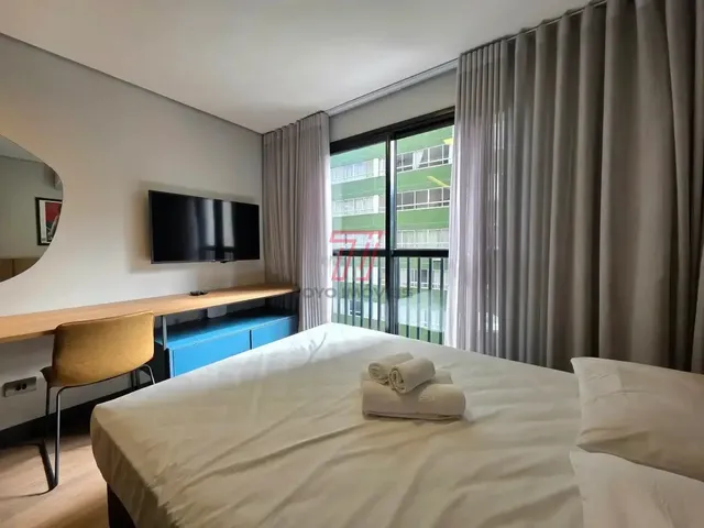 Salão 1 quarto e 1 banheiro, para alugar, no bairro Água Verde em Curitiba