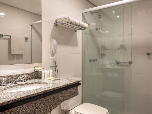 Foto do Salão - Flat para venda em Praia de Belas com 1 quarto, 38m² | Lares e Andares Imóveis