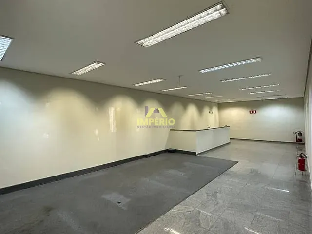 Sala com 233m², à venda ou para alugar, no bairro Centro em Salto