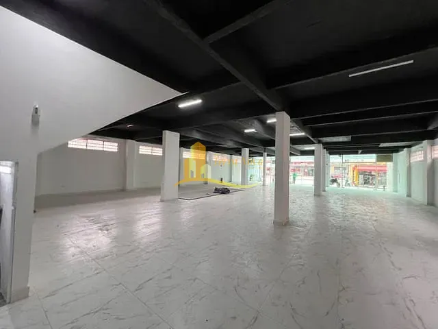 Salão com 450m², para alugar, no bairro Tupi em Praia Grande