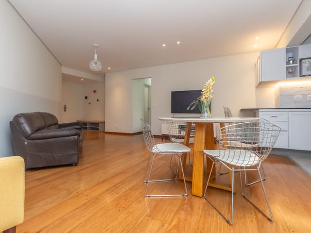 Foto do Salão - Flat para venda em Paraíso com 3 quartos, sendo 2 suítes, 100m² | Lares e Andares Imóveis