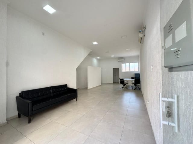 Foto do Loja - ✨ Seu Negócio Merece Esse Endereço! Salão de 100m² Climatizado com 2 Andares! à 650m do Metrô Belém! 🚇 | Organização Imobiliária Açores