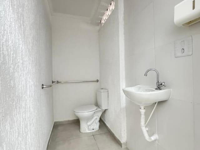 Foto do Loja - ✨ Seu Negócio Merece Esse Endereço! Salão de 100m² Climatizado com 2 Andares! à 650m do Metrô Belém! 🚇 | Organização Imobiliária Açores