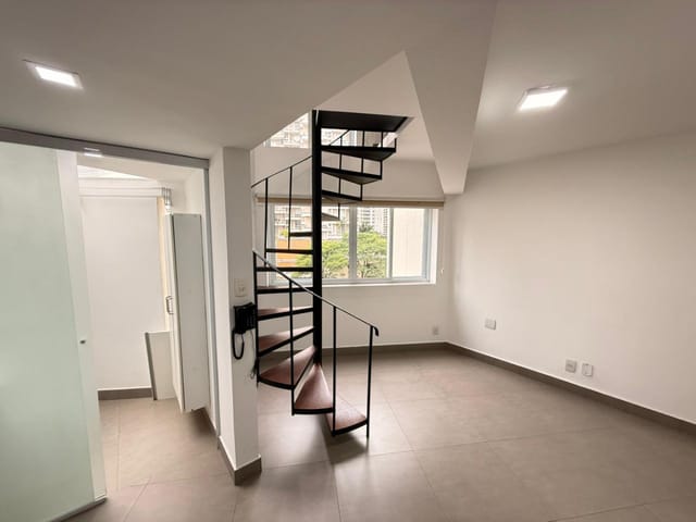 Foto do Salão - Flat para venda em Vila Nova Conceição com 1 quarto, sendo 1 suíte, 50m² | Lares e Andares Imóveis