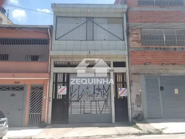 Prédio com 250m², para alugar, no bairro Santa Maria em Osasco