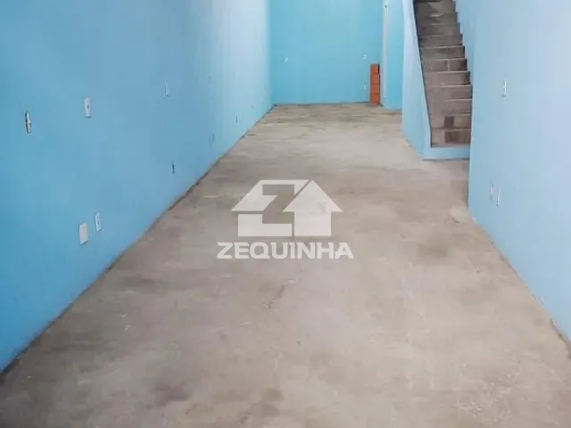 Prédio com 250m², para alugar, no bairro Santa Maria em Osasco