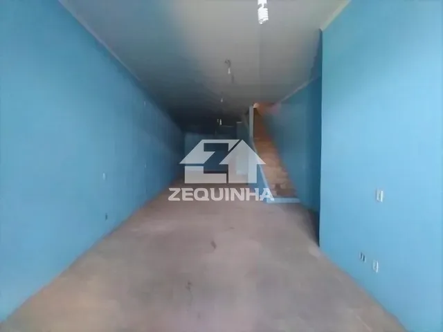 Prédio com 250m², para alugar, no bairro Santa Maria em Osasco