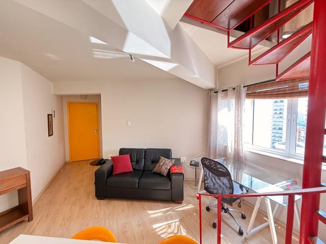 Foto do Salão - Flat para venda em Vila Nova Conceição com 1 quarto, sendo 1 suíte, 50m² | Lares e Andares Imóveis