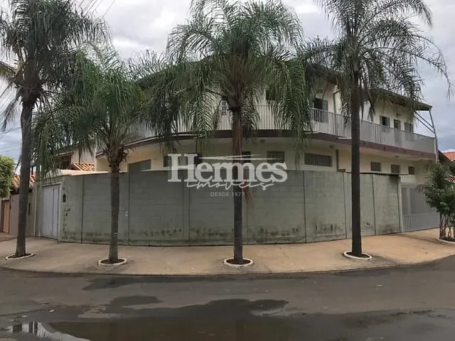 Casa com 220m², à venda, no bairro João Aranha em Paulínia