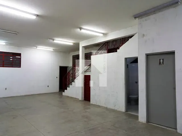 Loja com 120m², para alugar, no bairro Vila São José em Várzea Paulista