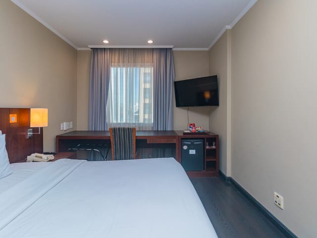 Salão com 21m² 1 quarto e 1 banheiro, à venda, no bairro Chácara Santo Antônio (Zona Sul) em São Paulo