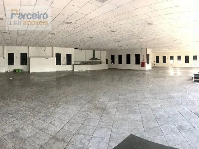 Sala com 890m², para alugar, no bairro Itaquera em São Paulo