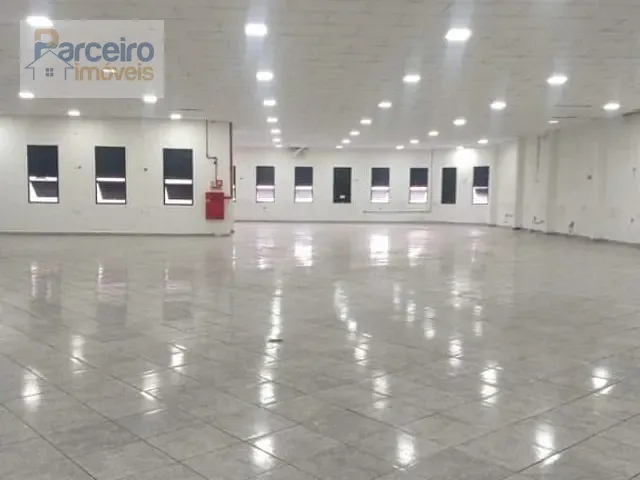 Sala com 890m², para alugar, no bairro Itaquera em São Paulo