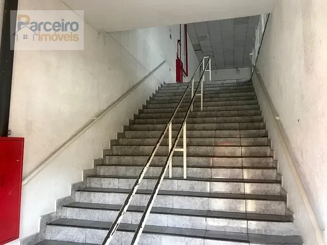 Sala com 890m², para alugar, no bairro Itaquera em São Paulo