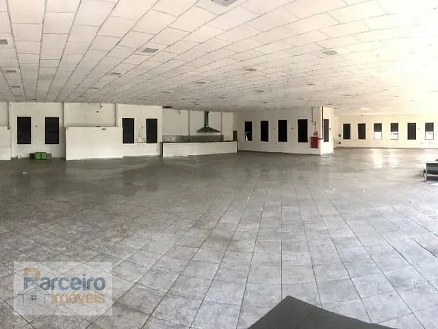 Sala com 890m², para alugar, no bairro Itaquera em São Paulo
