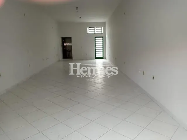 Loja com 250m², para alugar, no bairro Vila Bressani em Paulínia