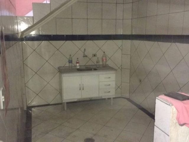 Salão com 350m², para alugar, no bairro Parque Peruche em São Paulo