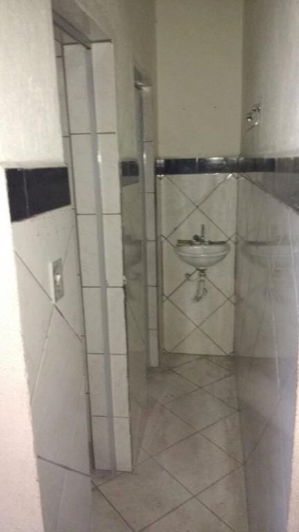 Salão com 350m², para alugar, no bairro Parque Peruche em São Paulo
