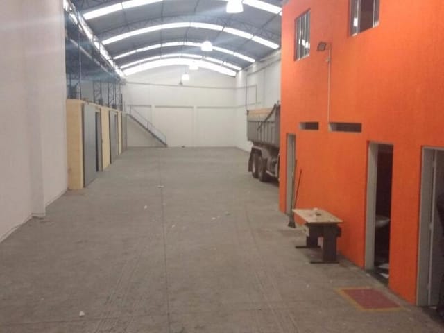 Salão com 1100m², para alugar, no bairro Vila Bandeirantes em São Paulo
