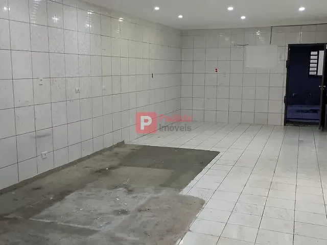 Loja com 150m², para alugar, no bairro Socorro em São Paulo