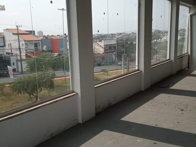 Foto do Prédio - Oportunidade Imperdível! Prédio Comercial de 970m² na Zona Oeste: Ideal para Igrejas, Escolas, Clínicas e Mais! | Plus Negócios Imobiliários