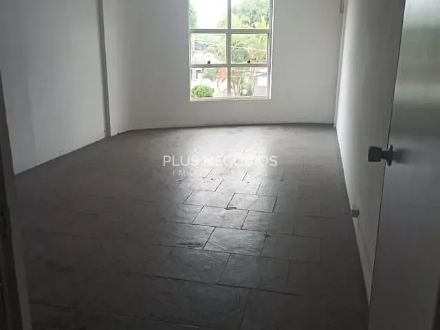 Loja com 387m² 10 quartos e 4 banheiros, à venda ou para alugar, no bairro Centro em Votorantim