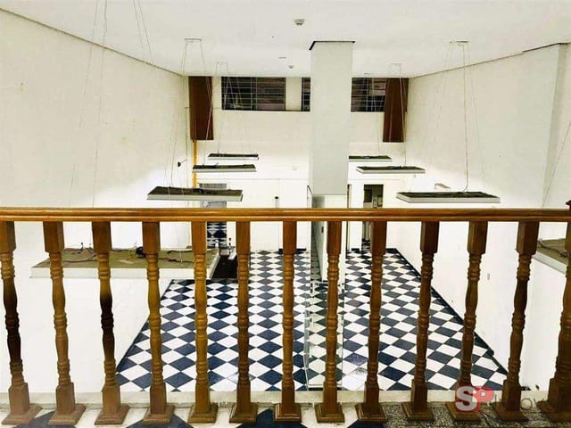 Salão com 318m², para alugar, no bairro República em São Paulo