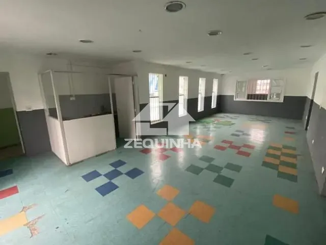 Salão com 160m², para alugar, no bairro Vila Campesina em Osasco