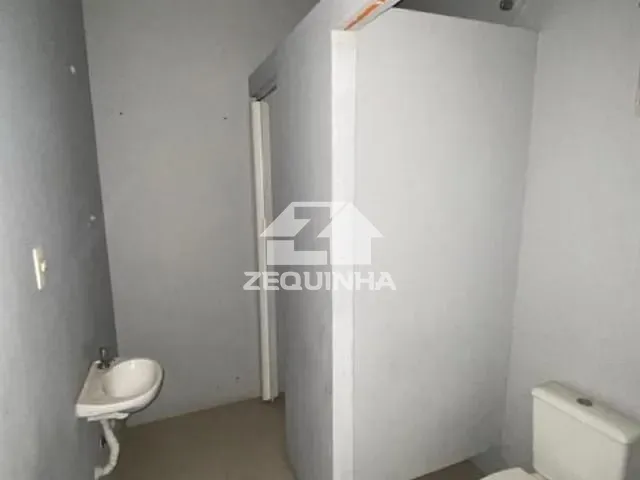 Salão com 160m², para alugar, no bairro Vila Campesina em Osasco