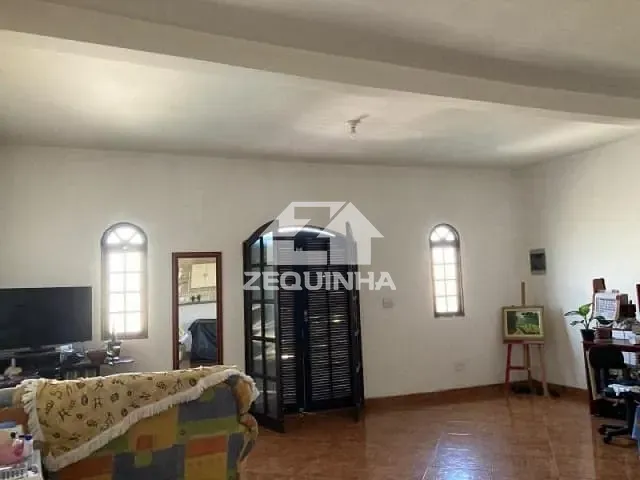 Prédio com 130m² 3 quartos e 4 banheiros, à venda, no bairro Padroeira em Osasco