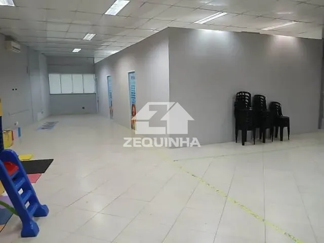 Salão com 290m², para alugar, no bairro Pestana em Osasco