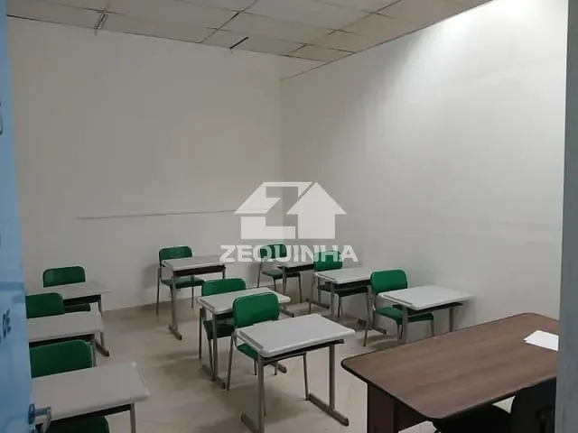 Salão com 290m², para alugar, no bairro Pestana em Osasco
