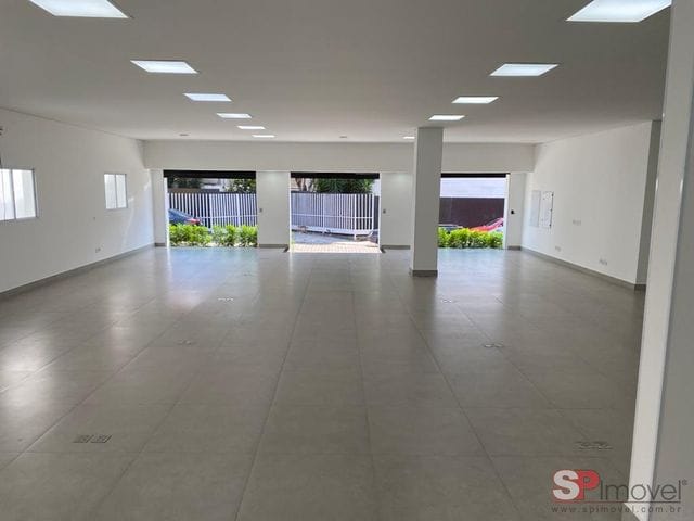 Salão à venda ou para alugar, no bairro Socorro em São Paulo