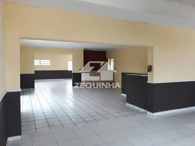 Salão com 220m², para alugar, no bairro Umuarama em Osasco