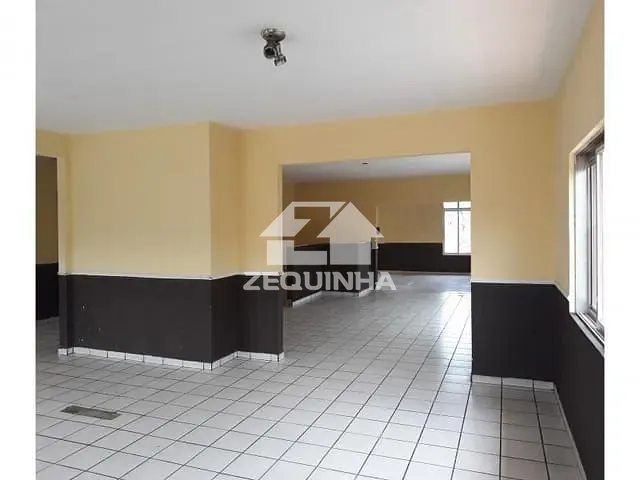 Salão com 220m², para alugar, no bairro Umuarama em Osasco