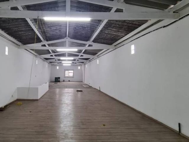 Salão à venda, no bairro Luz em São Paulo