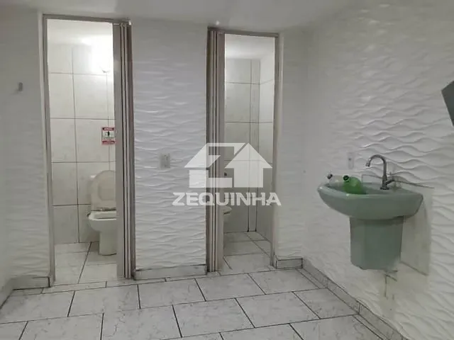 Salão com 300m², para alugar, no bairro Vl Osasco em Osasco