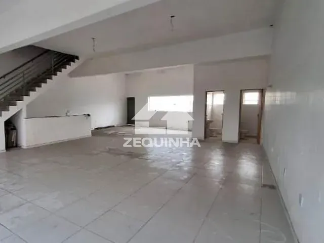 Salão com 143m², para alugar, no bairro Helena Maria em Osasco