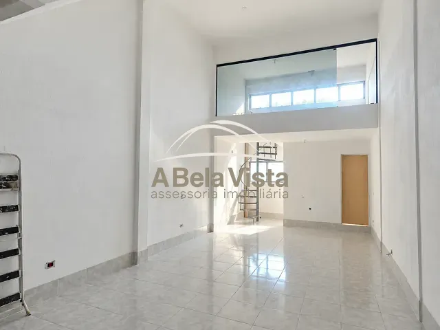 Loja com 104m², para alugar, no bairro Umuarama em Osasco