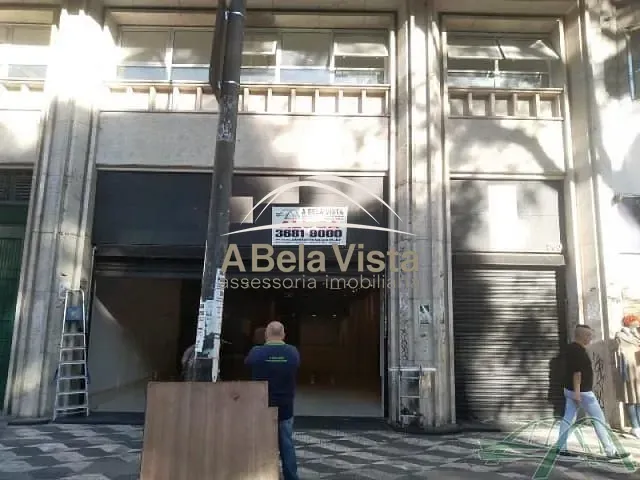 Loja com 378m², para alugar, no bairro República em São Paulo
