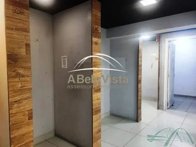 Loja com 378m², para alugar, no bairro República em São Paulo