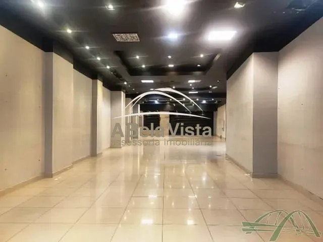 Loja com 378m², para alugar, no bairro República em São Paulo