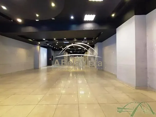 Loja com 378m², para alugar, no bairro República em São Paulo